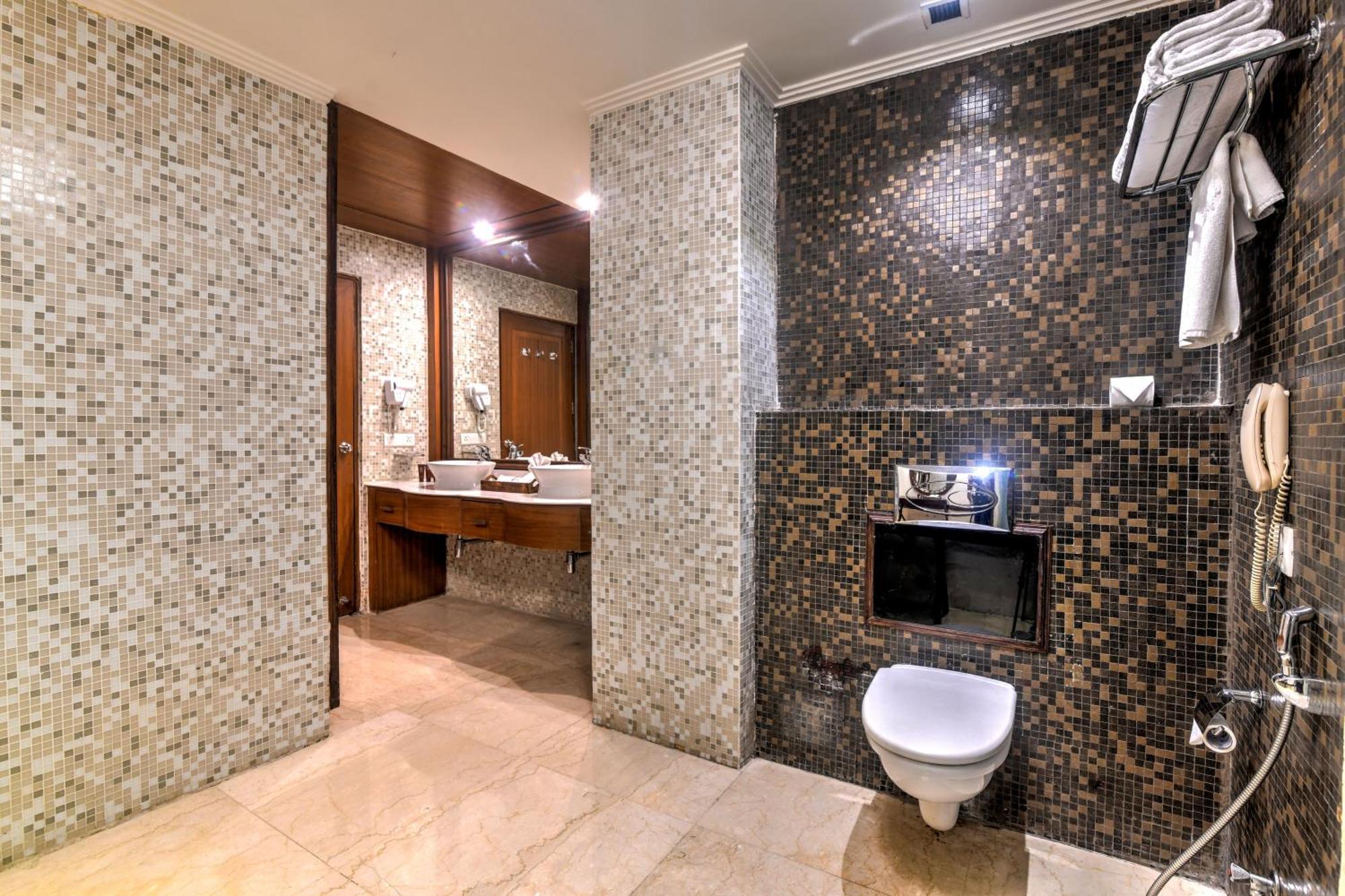 Godwin Haridwar Hotel Ngoại thất bức ảnh